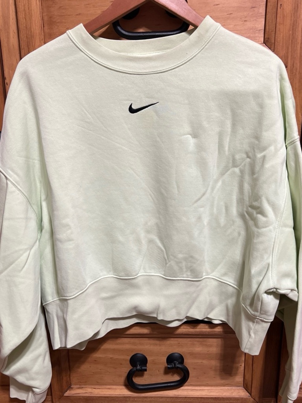 Nike Light Mint Cropped Crewneck Sweatshirt
